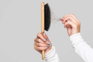 Tips om hur du rengör din hårborste