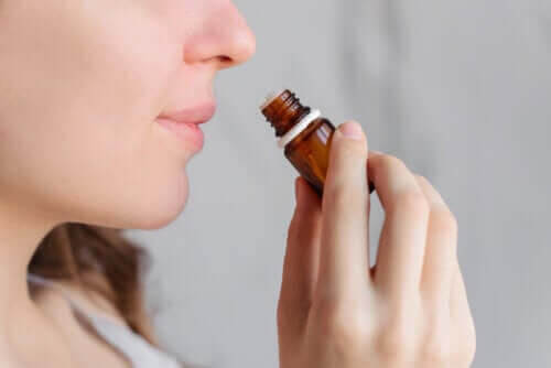 Kan aromaterapi lindra mensvärk?