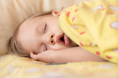 Sömnapné hos spädbarn: symtom och behandling