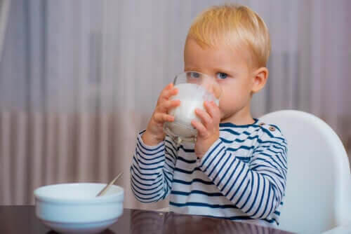 Rätt mjölk för barn efter deras första levnadsår