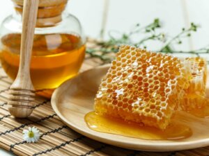Ta propolis vid de första symptomen på förkylning och influensa