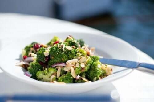 maträtt med broccoli