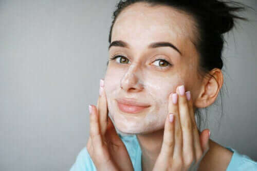 Är ansiktsmasker med kärnmjölk bra för huden?