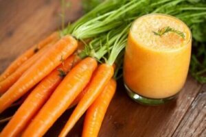 Recept på hemlagad morotssmoothie och dess fördelar
