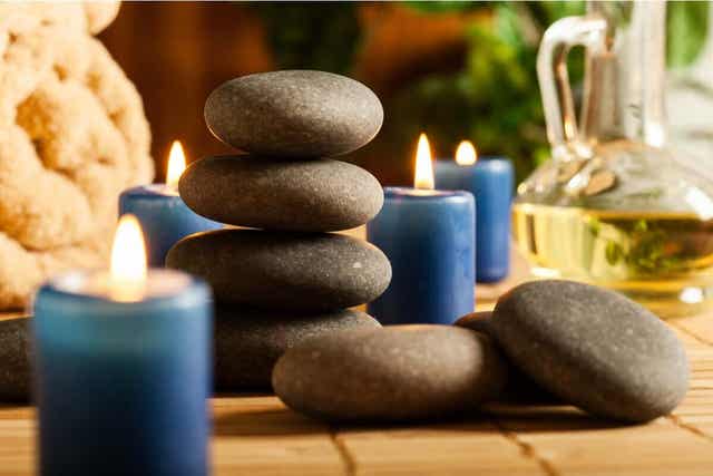 Stenar som man använder för massage.
