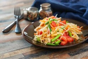 Sallader med papaya: Snabba och läckra recept