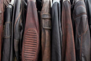 Fem sätt för att rengöra skinnjackor