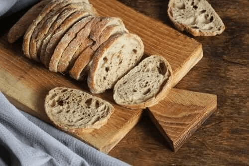 Saftigt och nyttigt hembakat bröd med quinoa