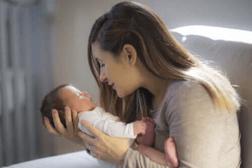 Tips för att stimulera en babys visuella kapacitet