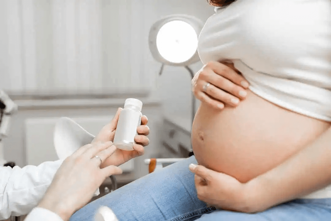 medicin hålls fram till gravid kvinna