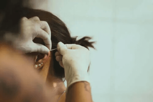 Piercingar i öronen: Olika typer och risker