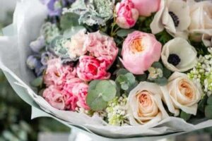 Tips för att få dina blomsterarrangemang att hålla längre