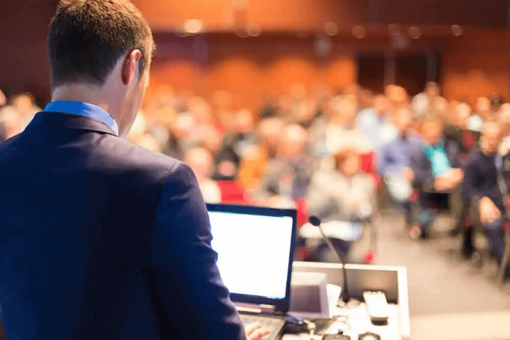 Själva konferensen och föreläsningarna kommer i år att ske digitalt.