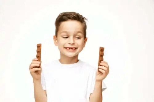 Är det säkert att låta barn äta choklad?