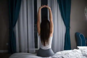 Sju stretchövningar att göra innan du går och lägger dig