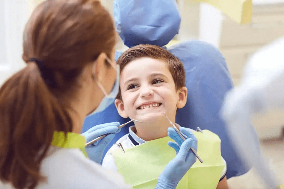 barn hos tandläkare