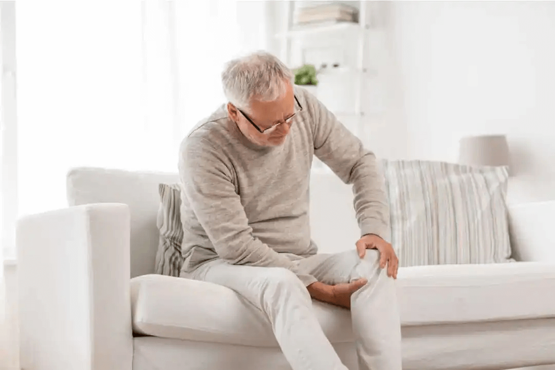 personer över 70 med ont i knäet