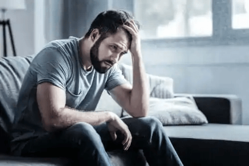 Depressiv neuros: Symptom, orsaker och behandling