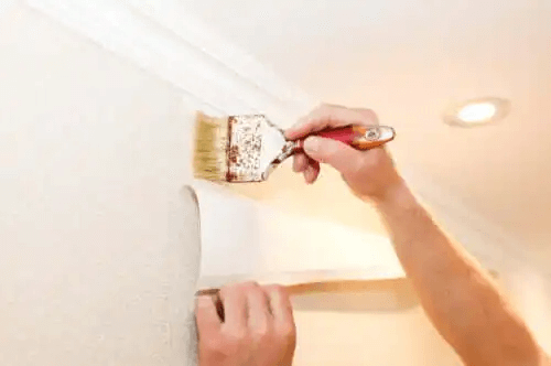 Hur man sätter upp tapeter på väggarna
