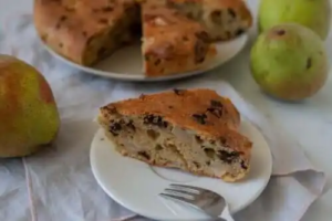 Ett steg-för-steg recept på mjuk päronkaka