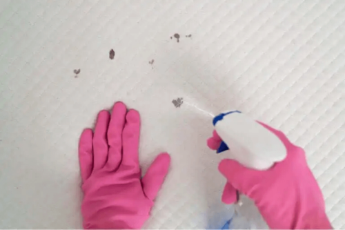 8 myter om rengöring av sängkläder och madrasser