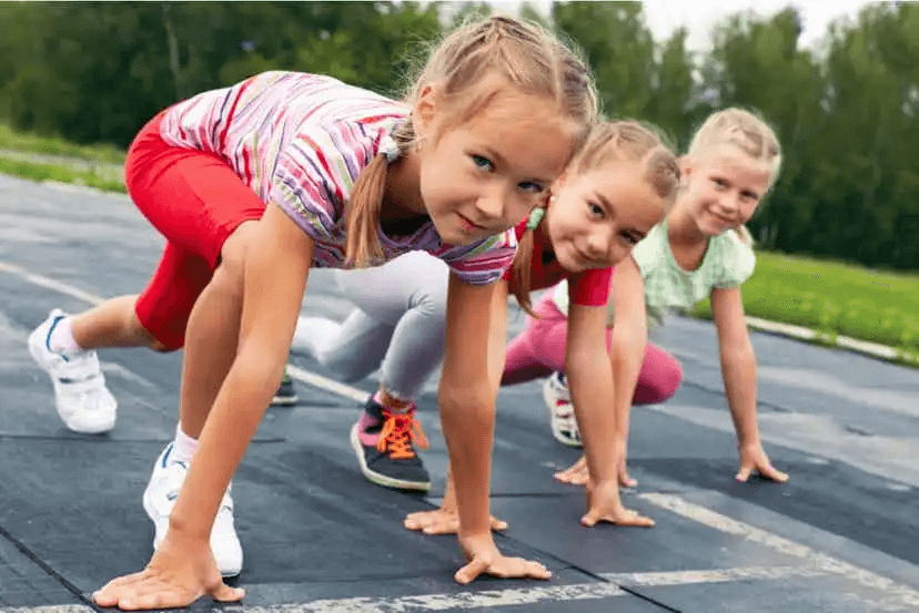 Fysisk träning för barn: barn gör sig redo för lopp