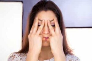 Asymmetriska ansikten: vad är orsaken och hur behandlar man det?