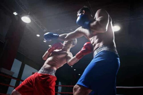 Två män som boxas