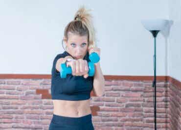 Träna boxning hemma: rekommendationer och övningar