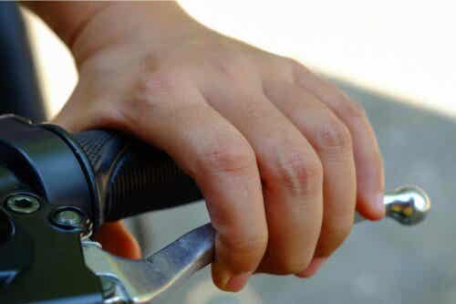 Bromsarnas funktion bör testas om du strävar efter att underhålla din motorcykel