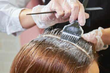 Att utveckla hårfärgsallergi: orsaker och behandlingar