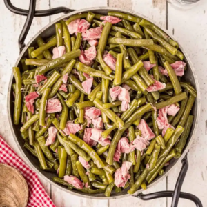 Ett läckert recept med gröna bönor och skinka