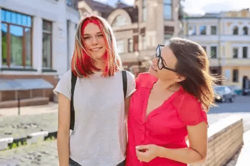 mor och dotter i sena tonåren