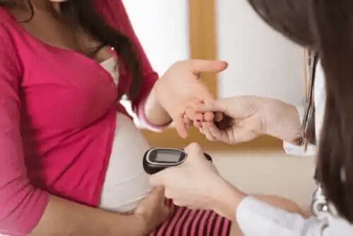 Diabetes under graviditeten: Orsaker och behandlingar