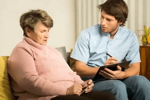 En kvinna med demens.