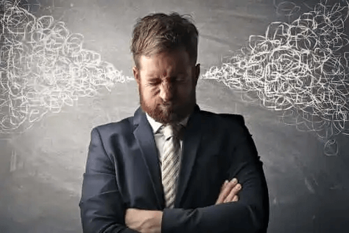 En man som inte vet hur han ska kontrollera sin ilska.