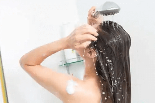 Om du tvättar håret för mycket, faller det av?