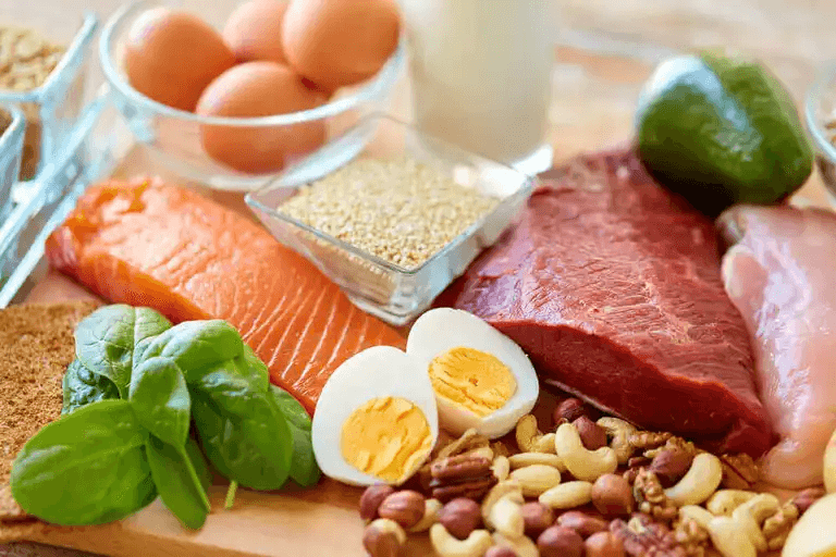 Att följa Atkinsdieten innebär ketogen kost