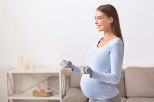 Att träna under graviditeten: Är det säkert?