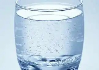Ett glas vatten.