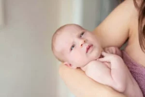 Om din bebis vägrar amma: orsaker och lösningar