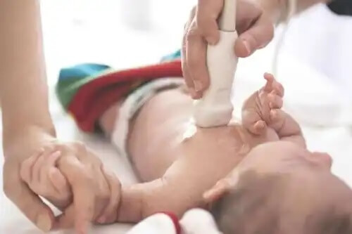 Hjärtundesökning av spädbarn.