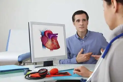 En läkare med sin patient.