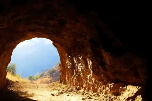 Platons myt om grottan: Vad betyder den?