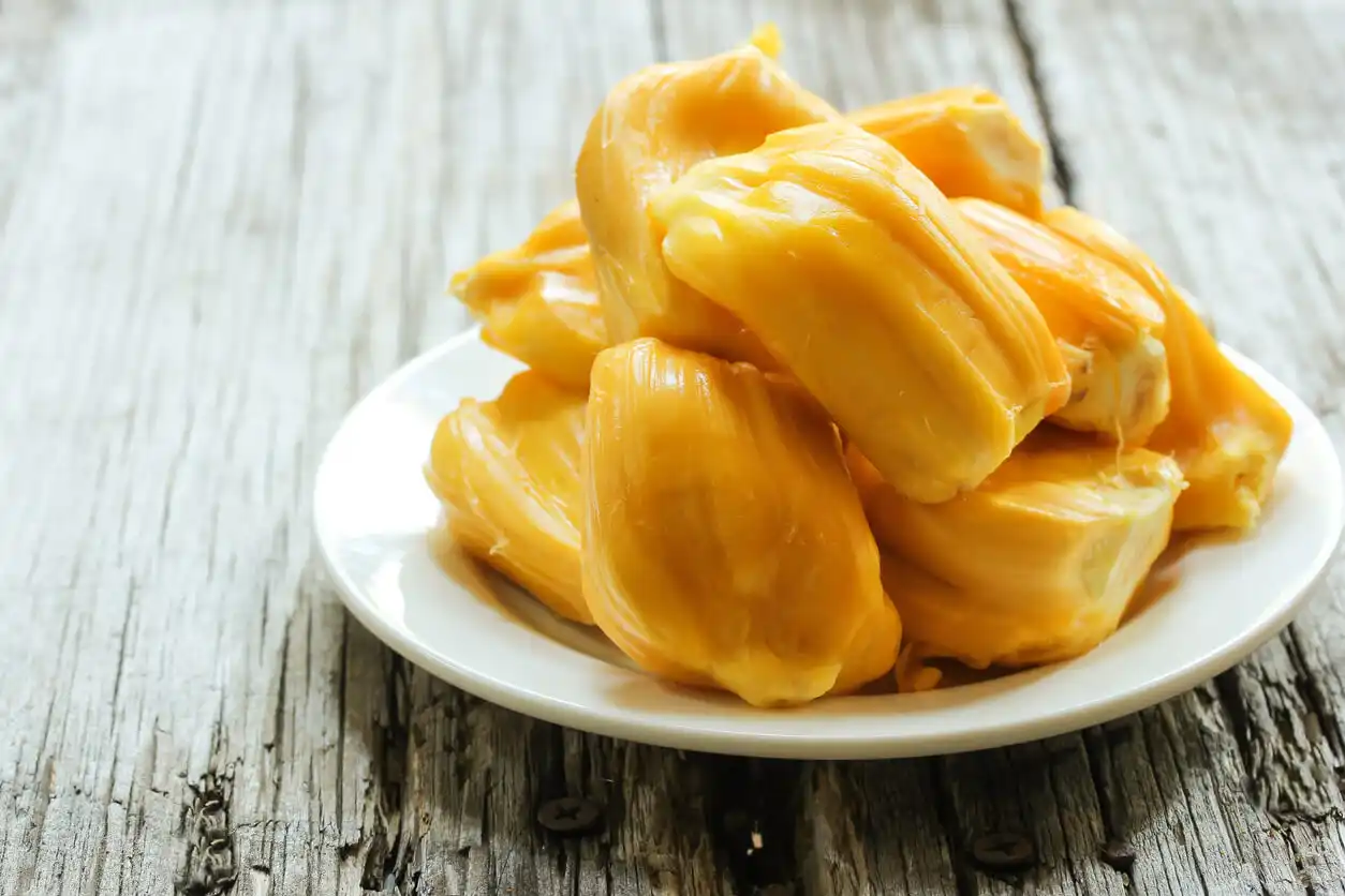 Jackfrukt på tallrik