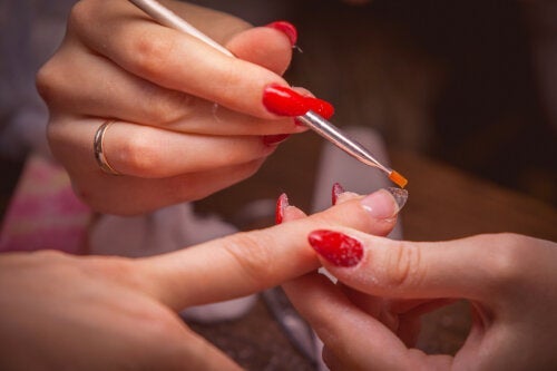 Hur man rengör nail art-penslar