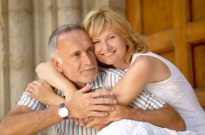 Varför män gillar yngre kvinnor