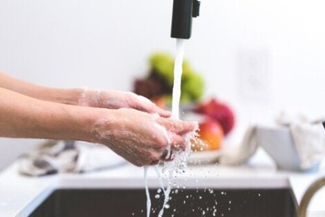 Varför är det så viktigt att tvätta händerna?