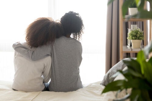 Tips för att prata med din dotter om hennes första menstruation