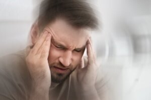 Vad är intrakraniell hypotoni? Symtom, orsaker och behandling